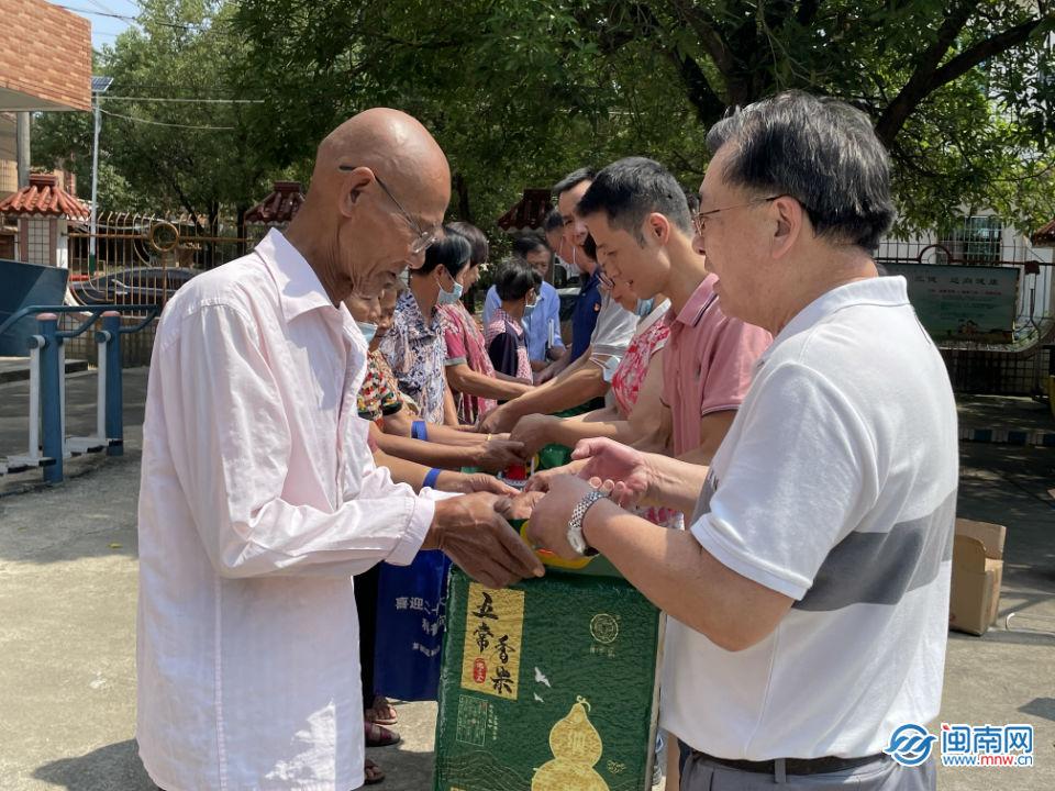 漳州市食品药品监督管理局领导团队及职责概览